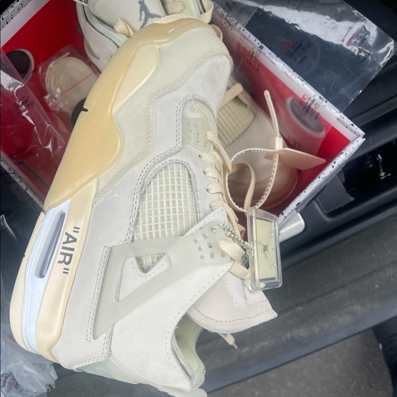 Nike x Jordan 4 Retro Off-White Sail - Picture 5 of 9